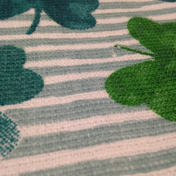 NWT St. Patrick's Day motif Kitchen Towel Set of 3. Shamrocks. - Picture 4 of 9